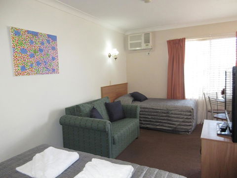 Riviera On Ruthven - Queensland Tourism 3