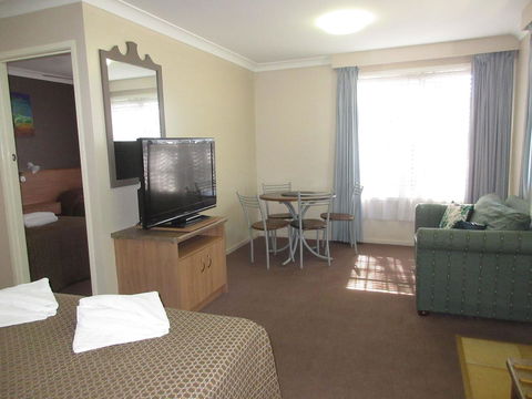 Riviera On Ruthven - Queensland Tourism 16