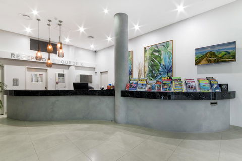 Sunshine Tower Hotel - QLD Tourism 24