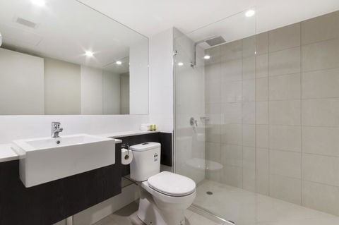 Sunshine Tower Hotel - QLD Tourism 16