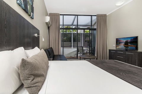 Sunshine Tower Hotel - QLD Tourism 18