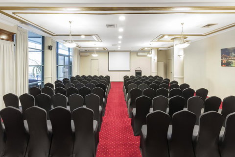 Hotel Diana - QLD Tourism 13