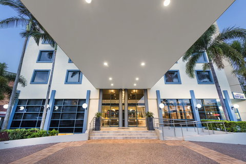 Hotel Diana - QLD Tourism 1