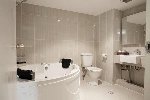 Hotel Diana - QLD Tourism 30