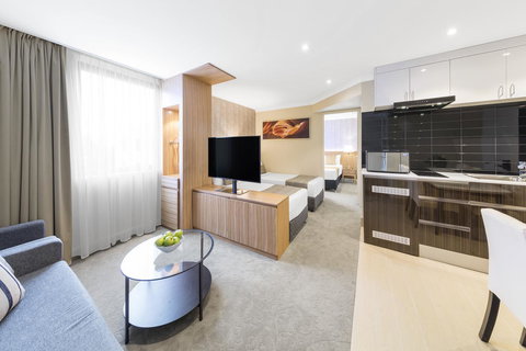 Hotel Diana - QLD Tourism 35