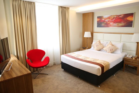 Hotel Diana - QLD Tourism 25