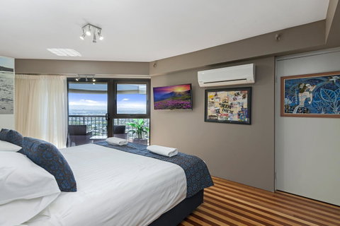 Burleigh Esplanade Apartments - QLD Tourism 32