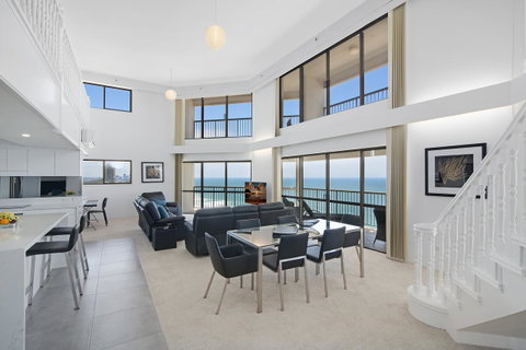 Burleigh Esplanade Apartments - QLD Tourism 35