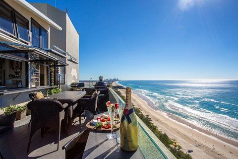 Burleigh Esplanade Apartments - QLD Tourism 10