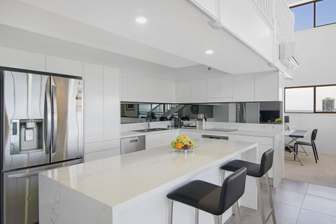 Burleigh Esplanade Apartments - QLD Tourism 33