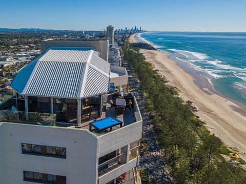 Burleigh Esplanade Apartments - QLD Tourism 9