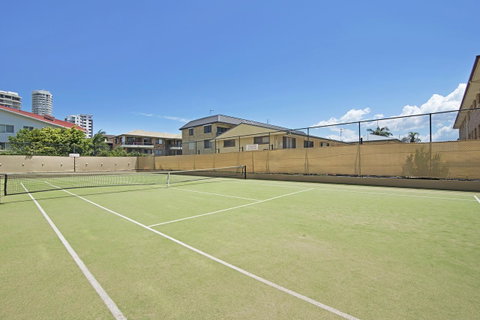 Burleigh Esplanade Apartments - QLD Tourism 15