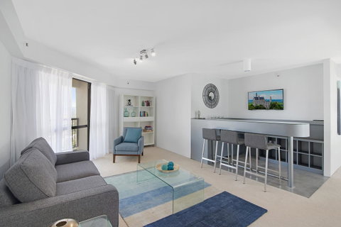 Burleigh Esplanade Apartments - QLD Tourism 27