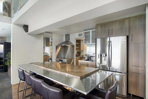 Burleigh Esplanade Apartments - QLD Tourism 18