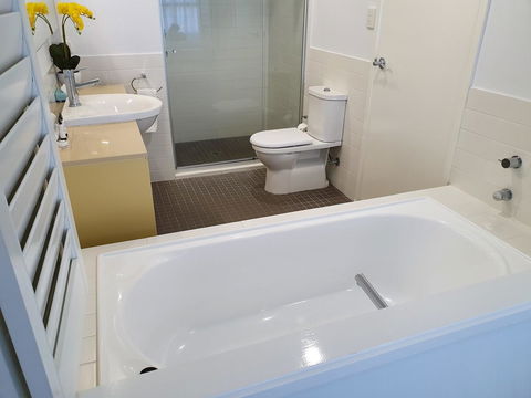 Azure Sea Whitsunday Resort - QLD Tourism 3