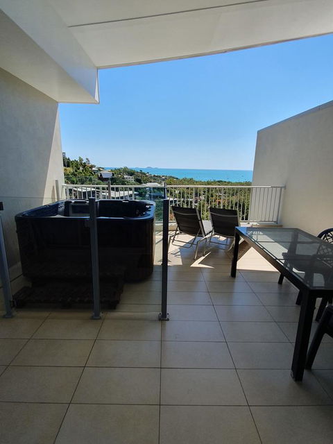 Azure Sea Whitsunday Resort - QLD Tourism 24