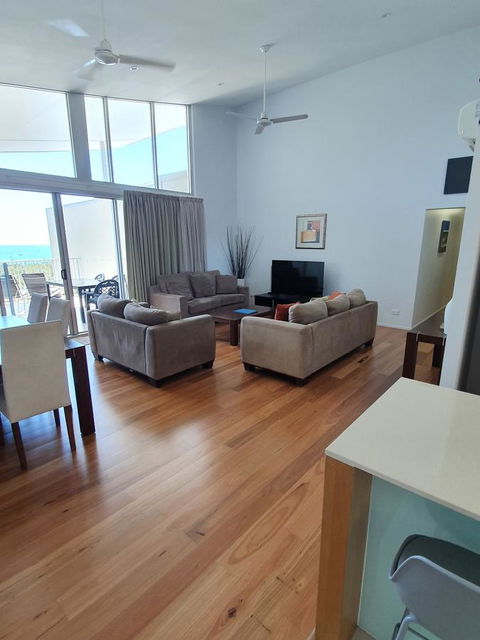 Azure Sea Whitsunday Resort - QLD Tourism 21