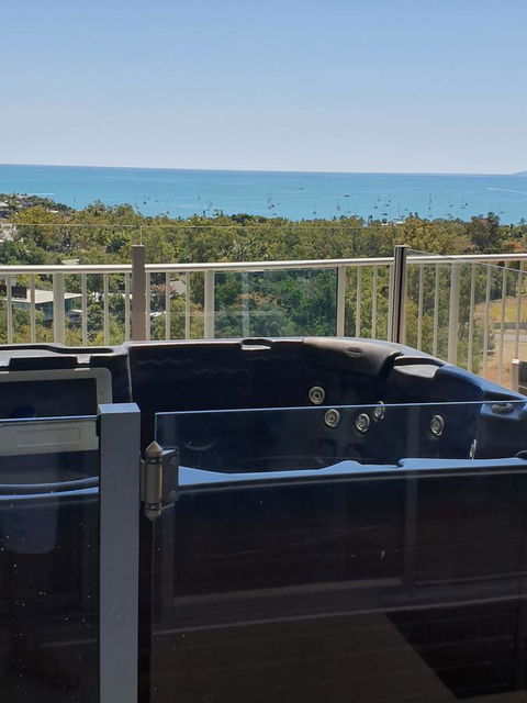 Azure Sea Whitsunday Resort - QLD Tourism 20