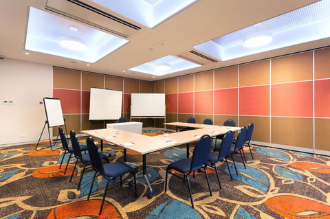 Calamvale Hotel Suites And Conference Centre - QLD Tourism 24