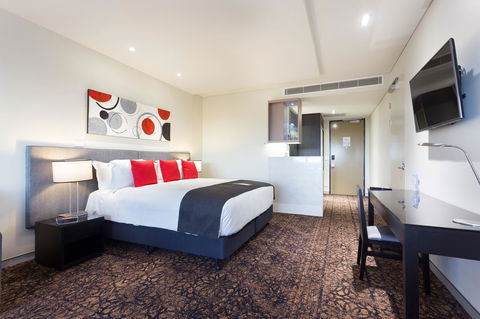Calamvale Hotel Suites And Conference Centre - QLD Tourism 3