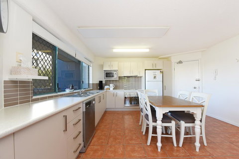 Lindomare Apartments - QLD Tourism 4
