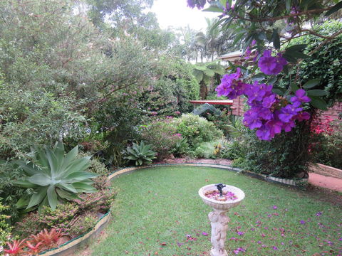 Shasta Place - QLD Tourism 4