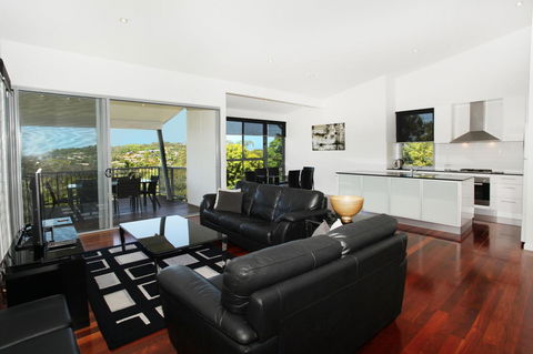 224 Centenary Heights Road Coolum Beach, 500 Dollar Bond, Linen Included - QLD Tourism 3