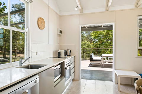 Hollow Tree Farm - Queensland Tourism 13