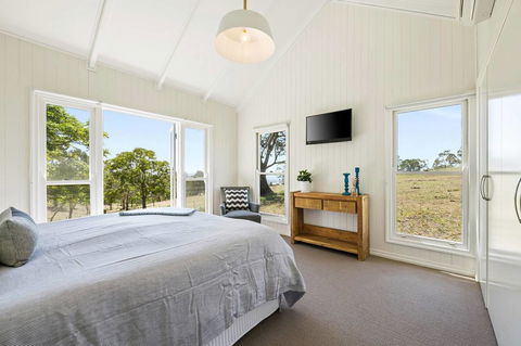 Hollow Tree Farm - Queensland Tourism 3