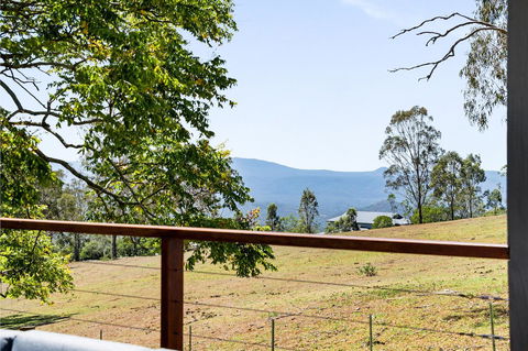 Hollow Tree Farm - Queensland Tourism 1