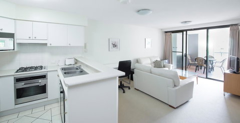 The Oasis Apartments - QLD Tourism 5