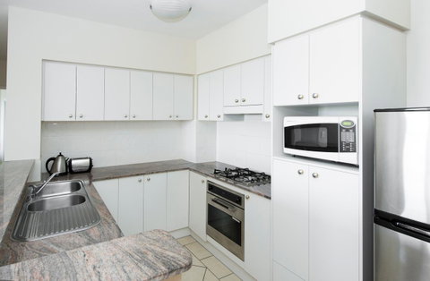 The Oasis Apartments - QLD Tourism 11