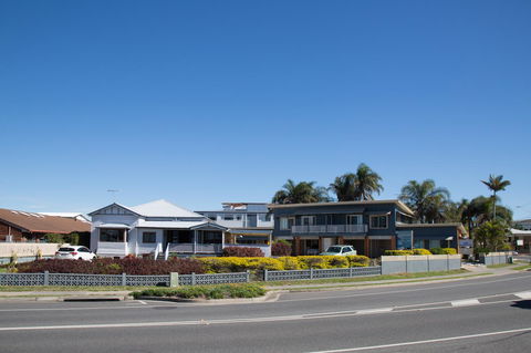 Pale Pacific Holiday Units - QLD Tourism 0