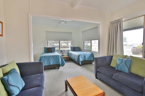 Pale Pacific Holiday Units - QLD Tourism 11