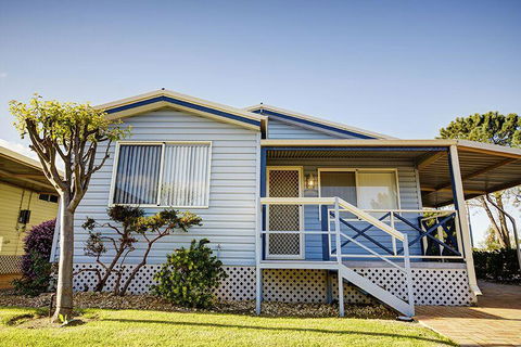 Wavecrest Village & Tourist Park - Queensland Tourism 0