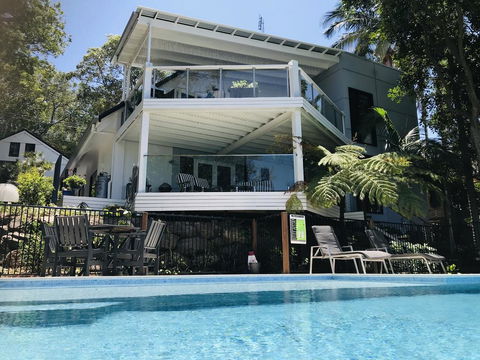 Waves And White Horses Seaview Retreat (adults Only) - QLD Tourism 1
