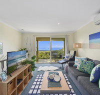 Waves at Sapphire - QLD Tourism