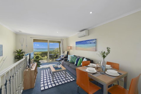 Waves At Sapphire - QLD Tourism 2