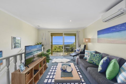 Waves At Sapphire - QLD Tourism 0