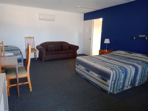 Wedderburn Goldseeker Motel - QLD Tourism 3