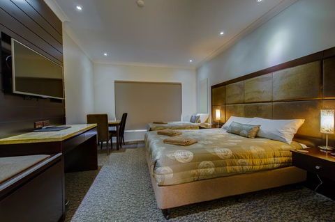Western Downs Motor Inn - QLD Tourism 1