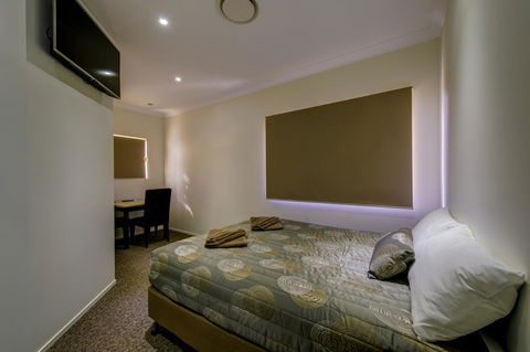 Western Downs Motor Inn - QLD Tourism 3
