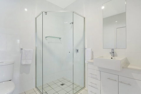 Wharf Apartment Unit 15 - QLD Tourism 2