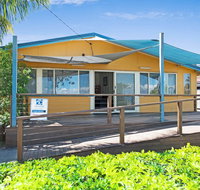 Wheelchair Friendly with water views - Welsby Pde Bongaree - QLD Tourism