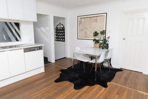 White Beach Cottage - QLD Tourism 2