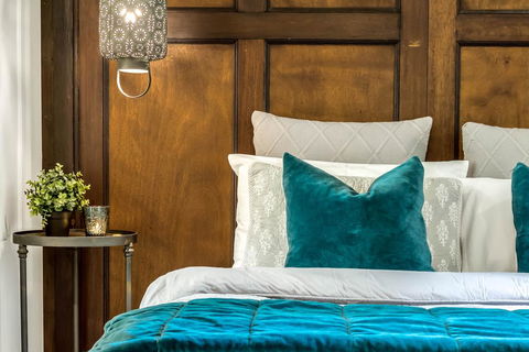 White Gates - QLD Tourism 1