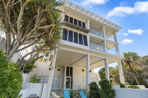 White Sands One - QLD Tourism 0