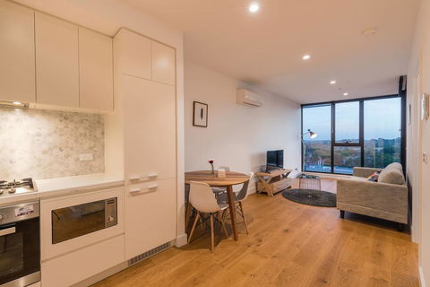 Whitehorse Tower Deluxe 1 Bedroom With View - Queensland Tourism 3