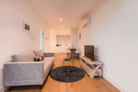 Whitehorse Tower Deluxe 1 Bedroom With View - Queensland Tourism 2