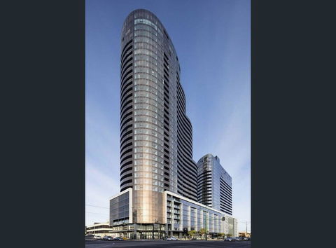 Whitehorse Towers - Queensland Tourism 0